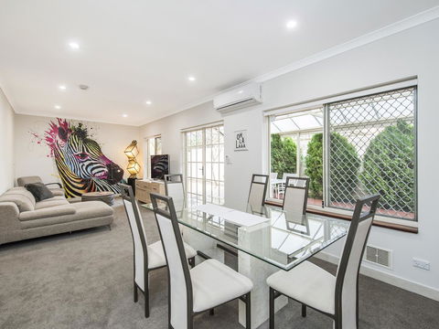 Luxury Federation Style Home - Sleeps 10 - Mackay Tourism 0