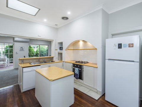 Luxury Federation Style Home - Sleeps 10 - Mackay Tourism 6