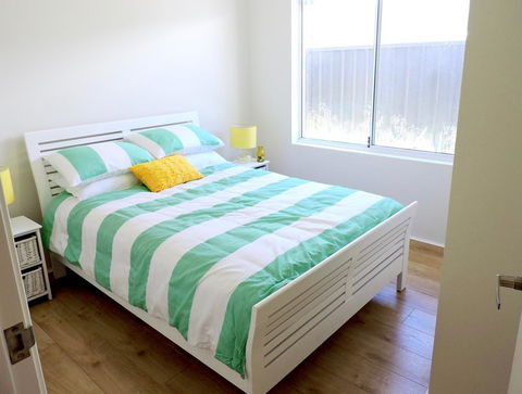 Contemporary Cove - Quindalup - Mackay Tourism 10