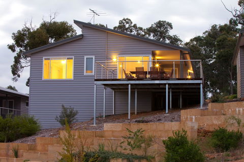 Cape Villas - Mackay Tourism 25