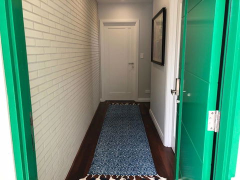 Starboard Drift - Captain & Crew - In Town Entire House For 8 - Mackay Tourism 30