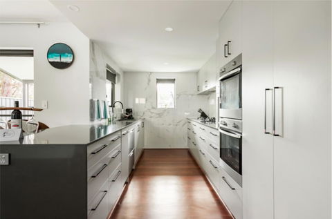 Starboard Drift - Captain & Crew - In Town Entire House For 8 - Mackay Tourism 9