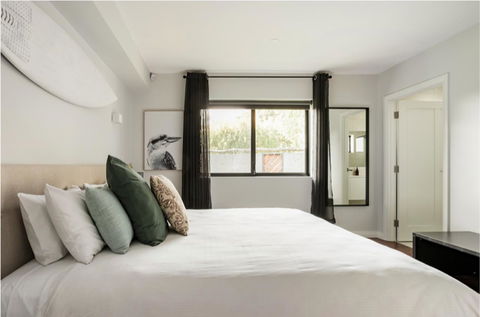 Starboard Drift - Captain & Crew - In Town Entire House For 8 - Mackay Tourism 11