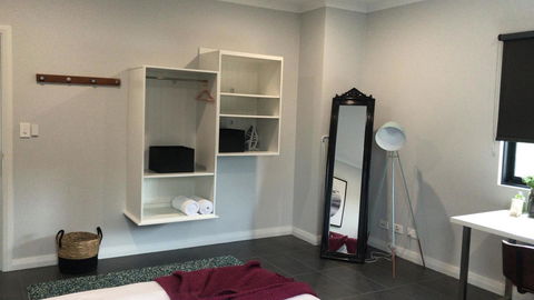 Starboard Drift - Captain & Crew - In Town Entire House For 8 - Mackay Tourism 28