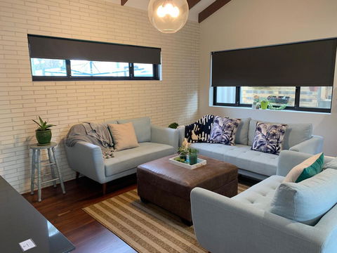 Starboard Drift - Captain & Crew - In Town Entire House For 8 - Mackay Tourism 7