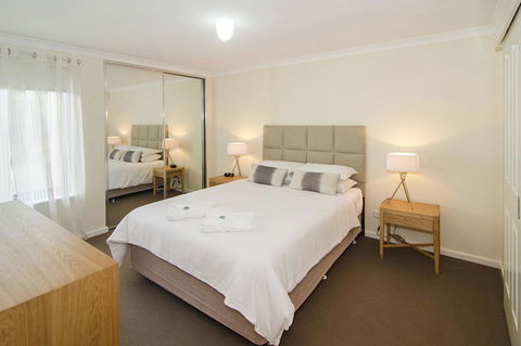 Beach Retreat - Busselton - Mackay Tourism 5