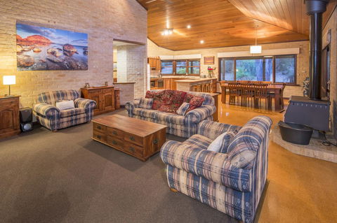 53 Martina Drive - Mackay Tourism 15