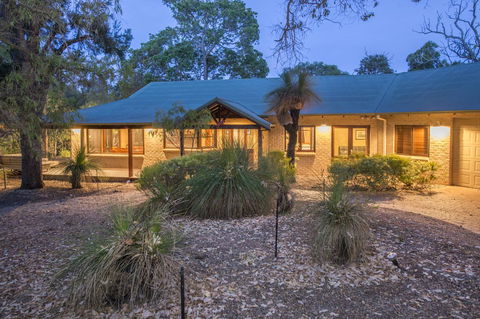 53 Martina Drive - Mackay Tourism 1