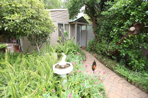 Jacaranda Guest House - Mackay Tourism 29