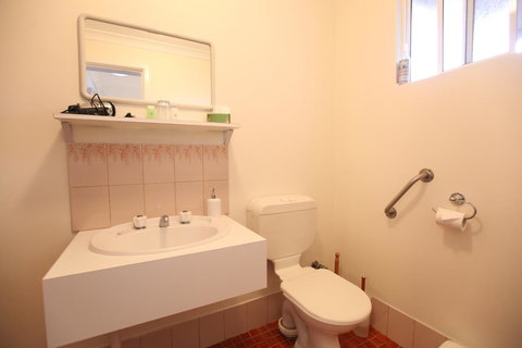 Jacaranda Guest House - Mackay Tourism 20
