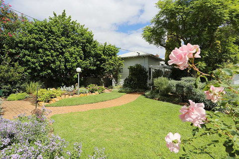 Jacaranda Guest House - Mackay Tourism 40