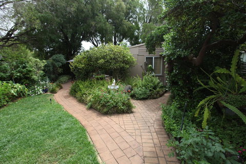 Jacaranda Guest House - Mackay Tourism 27