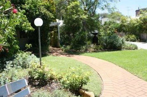 Jacaranda Guest House - Mackay Tourism 41
