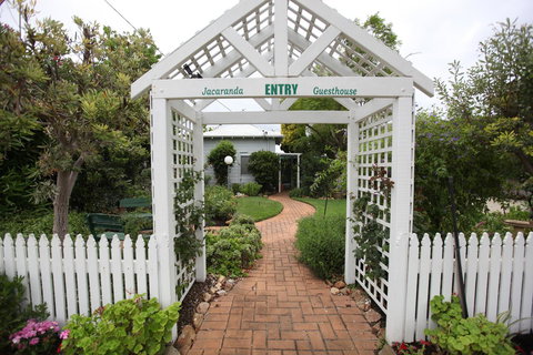 Jacaranda Guest House - Mackay Tourism 0