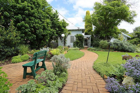 Jacaranda Guest House - Mackay Tourism 38