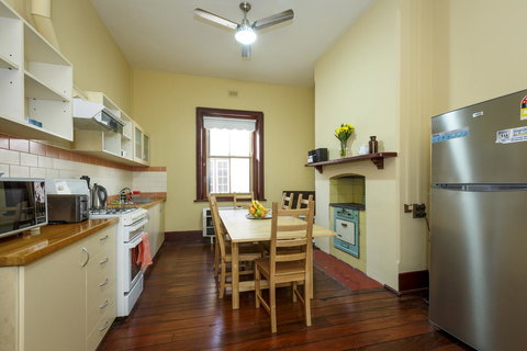 Fremantle Colonial Cottages - Mackay Tourism 1