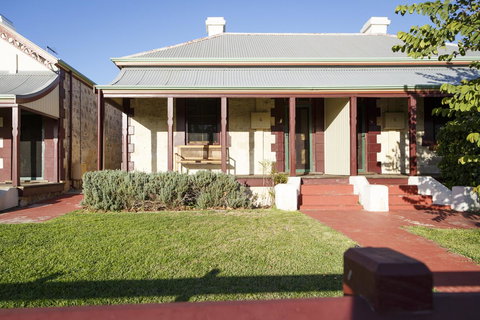 Fremantle Colonial Cottages - Mackay Tourism 32
