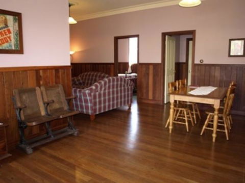 Pemberton Old Picture Theatre Holiday Apartments - Mackay Tourism 30