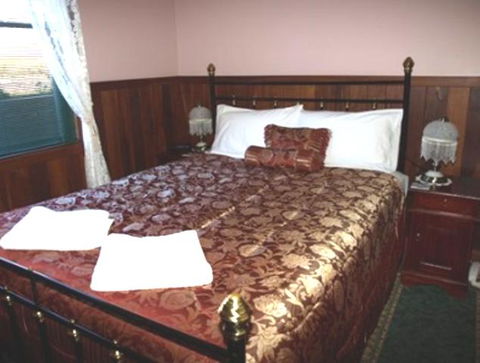 Pemberton Old Picture Theatre Holiday Apartments - Mackay Tourism 24