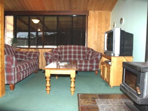 Pemberton Old Picture Theatre Holiday Apartments - Mackay Tourism 1