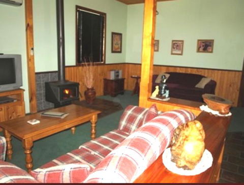 Pemberton Old Picture Theatre Holiday Apartments - Mackay Tourism 21