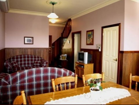 Pemberton Old Picture Theatre Holiday Apartments - Mackay Tourism 3