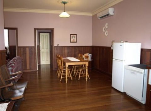 Pemberton Old Picture Theatre Holiday Apartments - Mackay Tourism 32