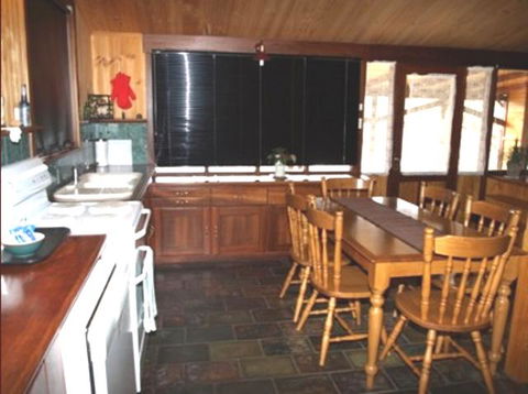 Pemberton Old Picture Theatre Holiday Apartments - Mackay Tourism 7