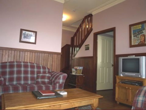 Pemberton Old Picture Theatre Holiday Apartments - Mackay Tourism 6