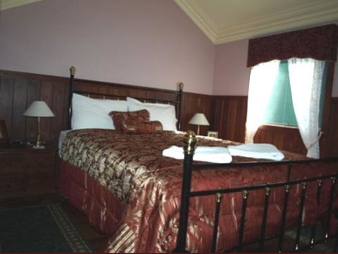 Pemberton Old Picture Theatre Holiday Apartments - Mackay Tourism 4