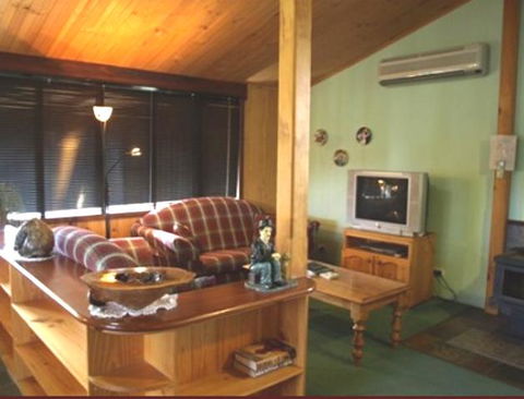 Pemberton Old Picture Theatre Holiday Apartments - Mackay Tourism 15