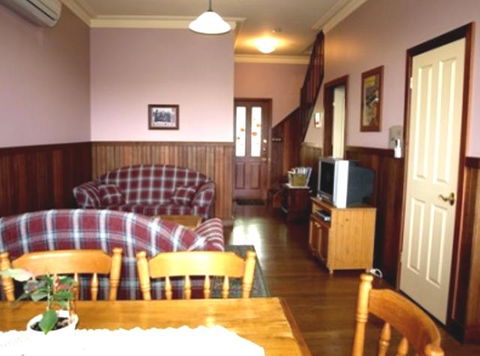 Pemberton Old Picture Theatre Holiday Apartments - Mackay Tourism 5