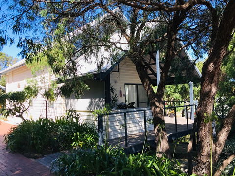Zephyr Studio - Mackay Tourism 1