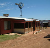 Bindoon's Windmill Farm - Mackay Tourism