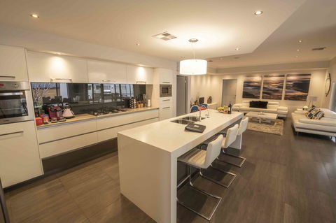 Magnificent Beach Retreat - Mackay Tourism 27