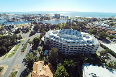Atrium Hotel Mandurah - Mackay Tourism 13