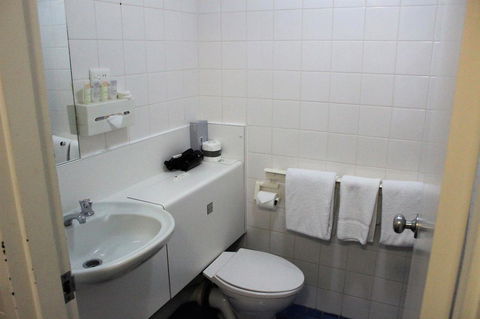 Atrium Hotel Mandurah - Mackay Tourism 6