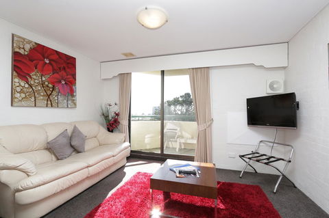 Atrium Hotel Mandurah - Mackay Tourism 42