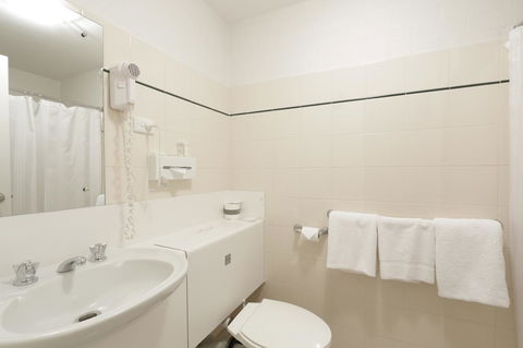 Atrium Hotel Mandurah - Mackay Tourism 37