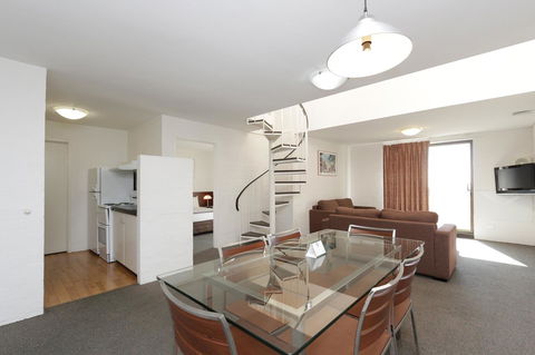 Atrium Hotel Mandurah - Mackay Tourism 17