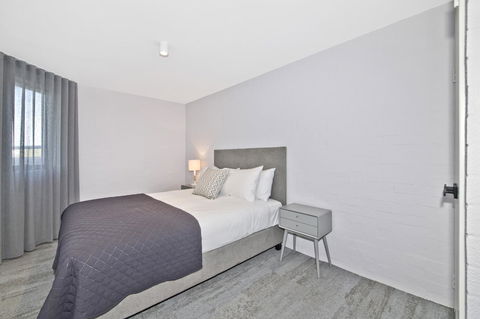 Atrium Hotel Mandurah - Mackay Tourism 35