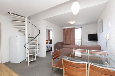 Atrium Hotel Mandurah - Mackay Tourism 21