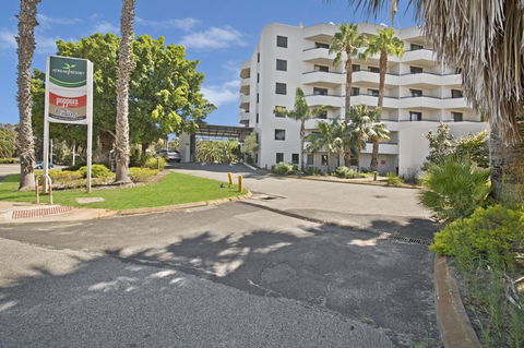 Atrium Hotel Mandurah - Mackay Tourism 28
