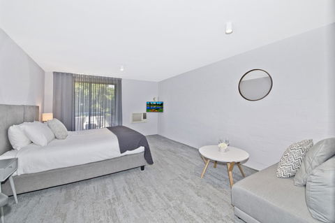 Atrium Hotel Mandurah - Mackay Tourism 14