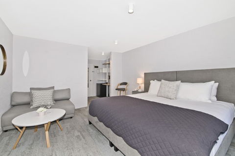 Atrium Hotel Mandurah - Mackay Tourism 16