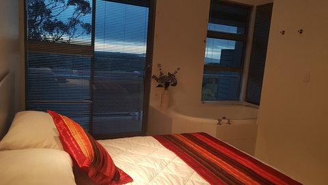 Seaview And Spa At Torbay - Mackay Tourism 4