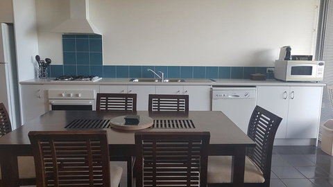 Seaview And Spa At Torbay - Mackay Tourism 5