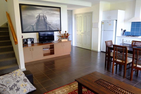 Seaview And Spa At Torbay - Mackay Tourism 8