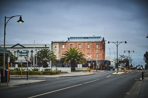 The Premier Mill Hotel - Mackay Tourism 14