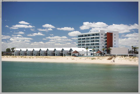 Seashells Mandurah - Mackay Tourism 0